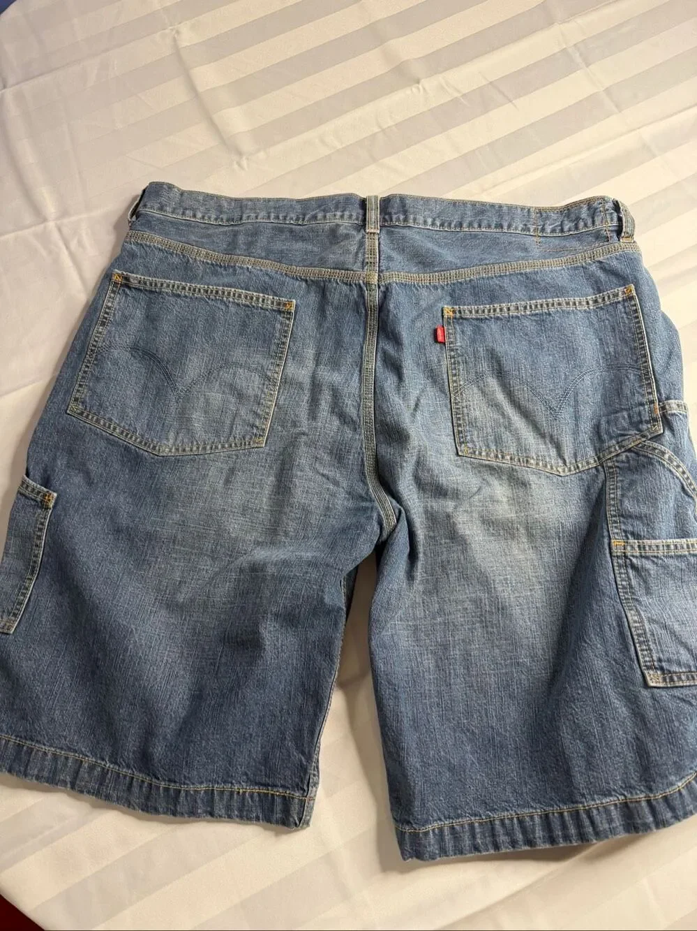 Levi’s Men’s Dark Wash Denim Carpenter Utility Shorts Size 42